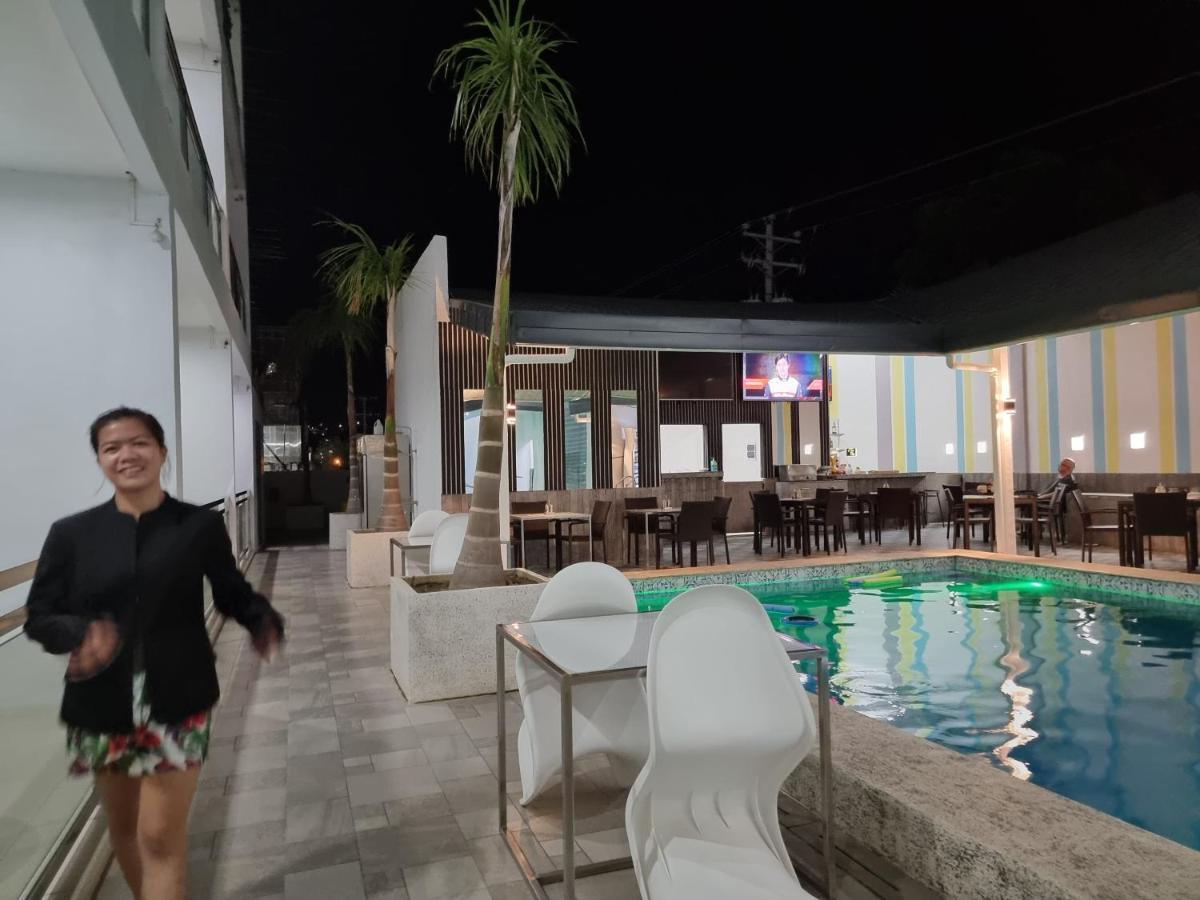 Chequers Suites Subic Bay Olongapo City Exteriör bild
