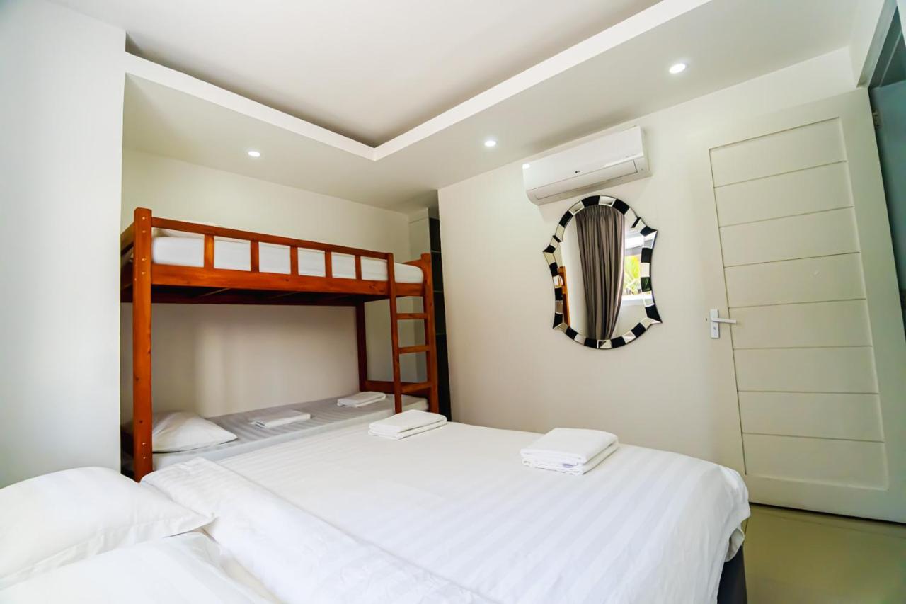 Chequers Suites Subic Bay Olongapo City Exteriör bild