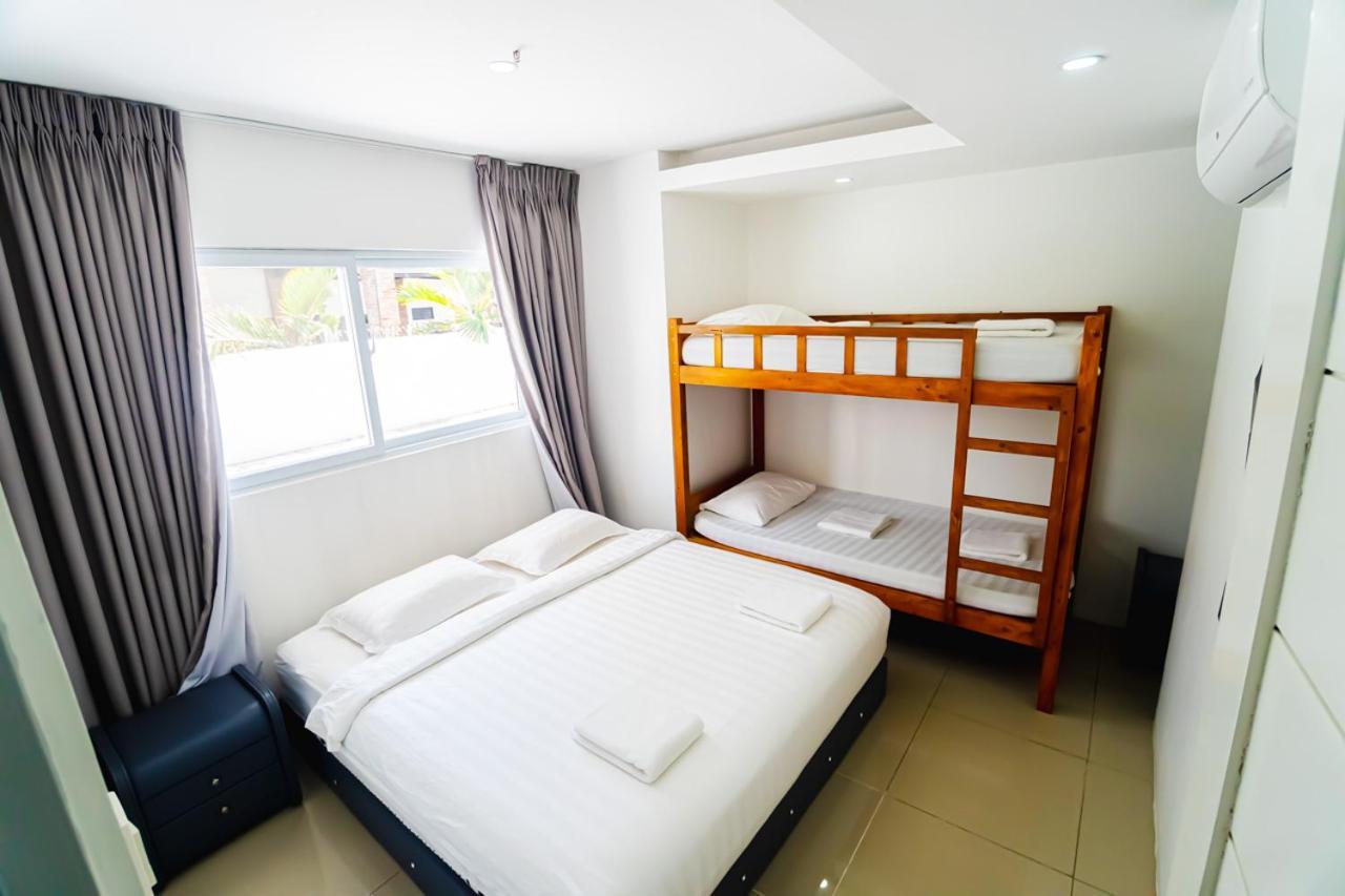 Chequers Suites Subic Bay Olongapo City Exteriör bild