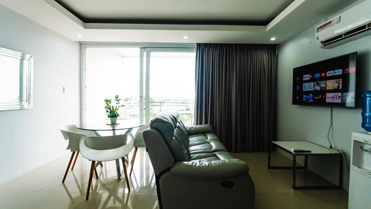 Chequers Suites Subic Bay Olongapo City Exteriör bild