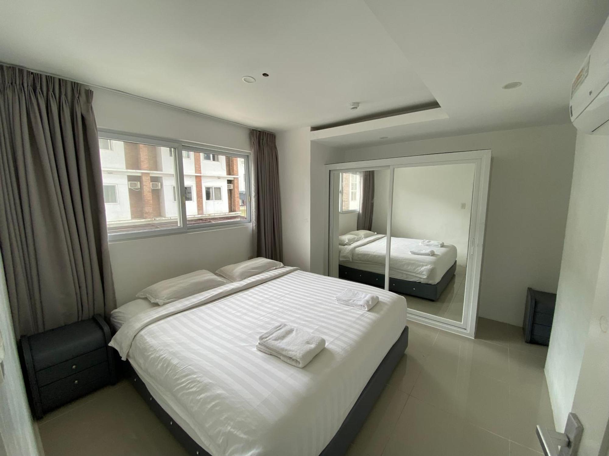 Chequers Suites Subic Bay Olongapo City Exteriör bild