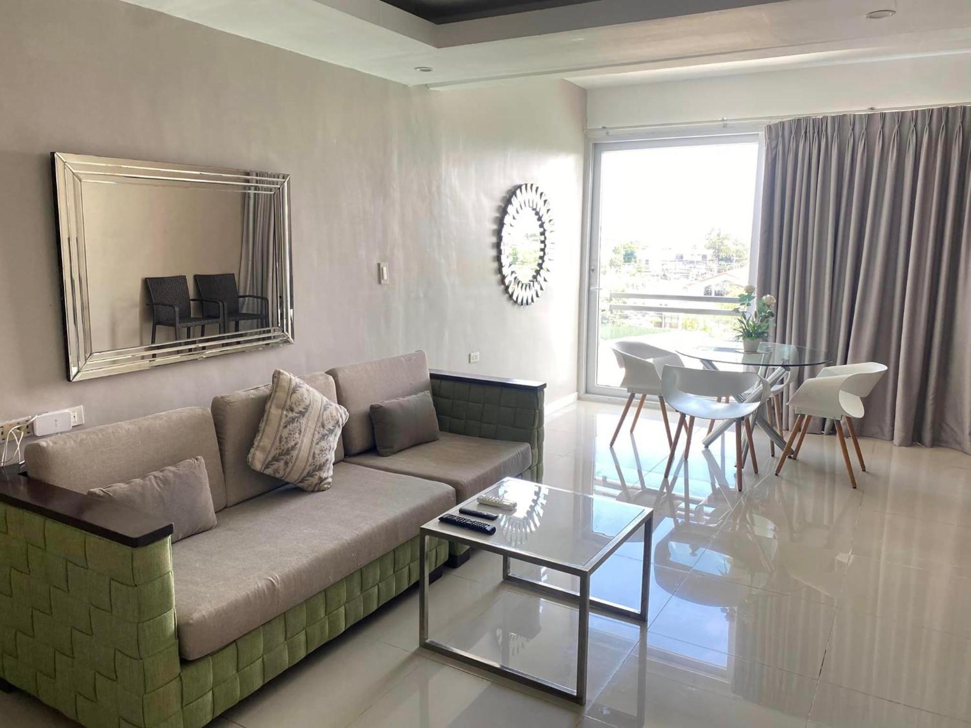 Chequers Suites Subic Bay Olongapo City Exteriör bild