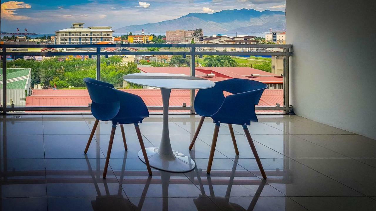 Chequers Suites Subic Bay Olongapo City Exteriör bild